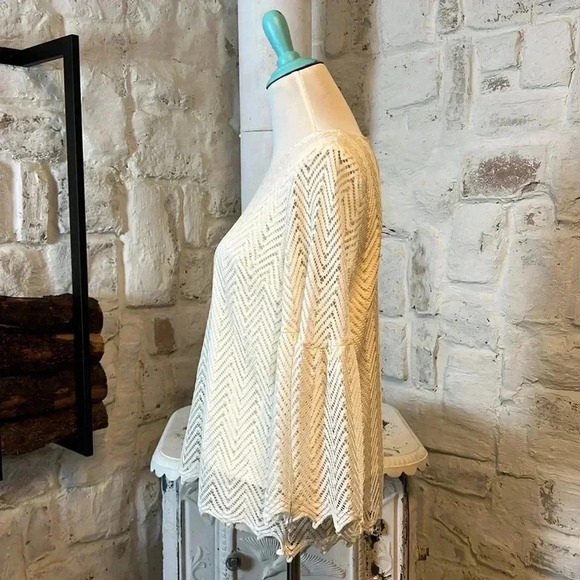 Mossimo | Bell Sleeve Lace Top - Picture 5 of 8